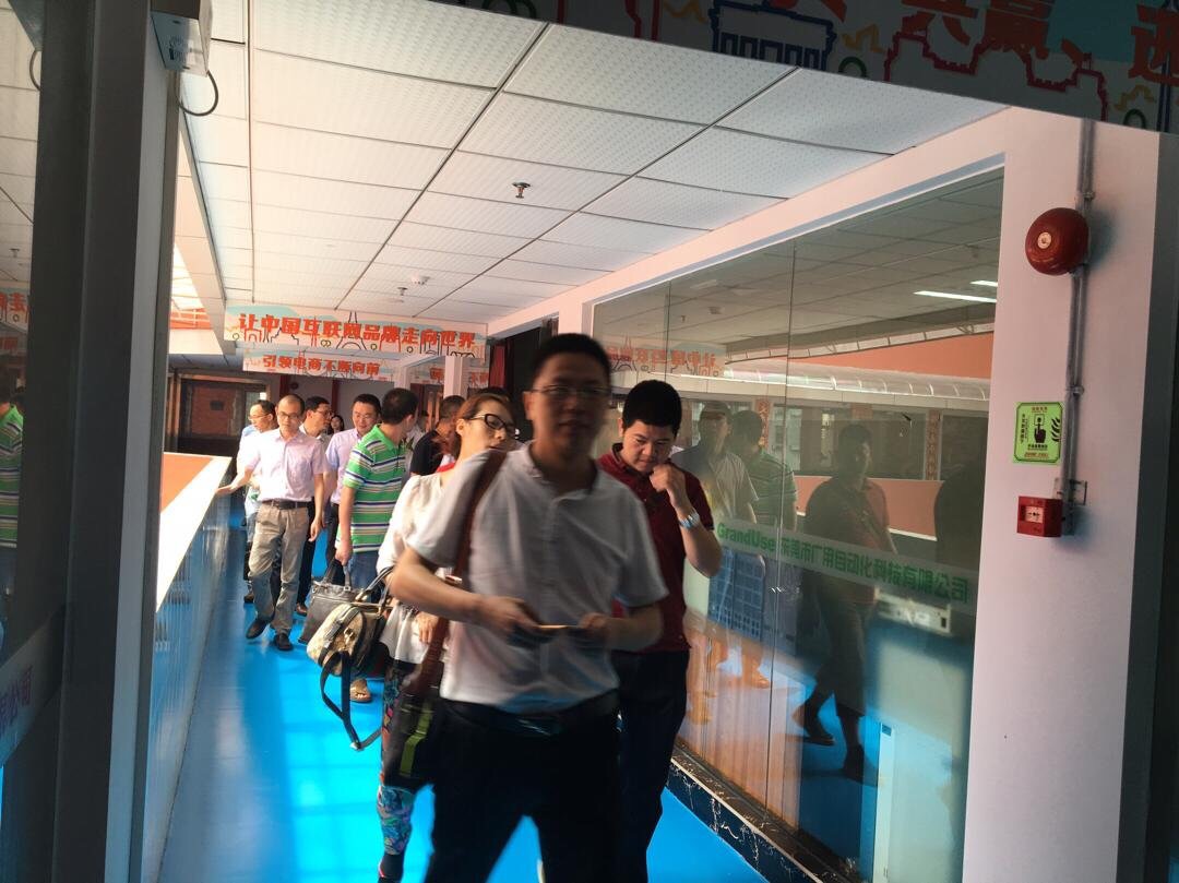 亚洲太阳sungame漆与一众牛商 亚洲太阳sungame漆与一众牛商